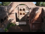 00093 ostia - necropoli della via ostiense (porta romana necropolis) - b12 - colombari gemelli - gesehen von der via dei sepolcri - 2016.jpg